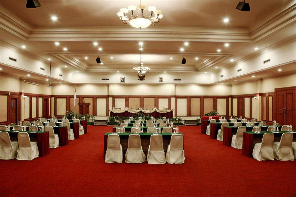 Singgasana Hotel Makassar Kültér fotó