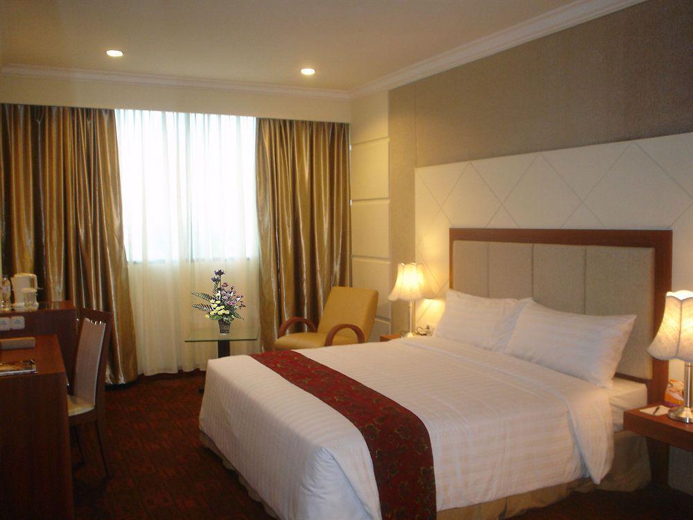 Singgasana Hotel Makassar Kültér fotó
