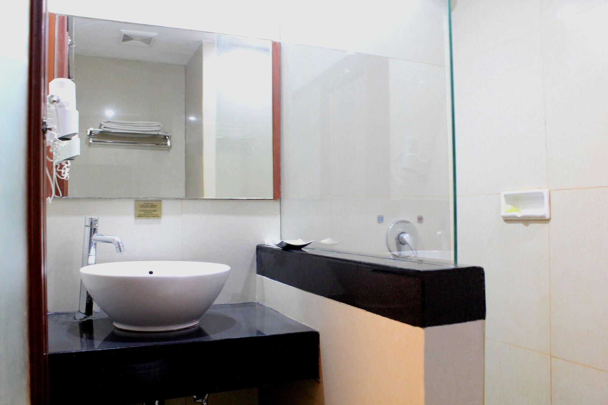 Singgasana Hotel Makassar Kültér fotó