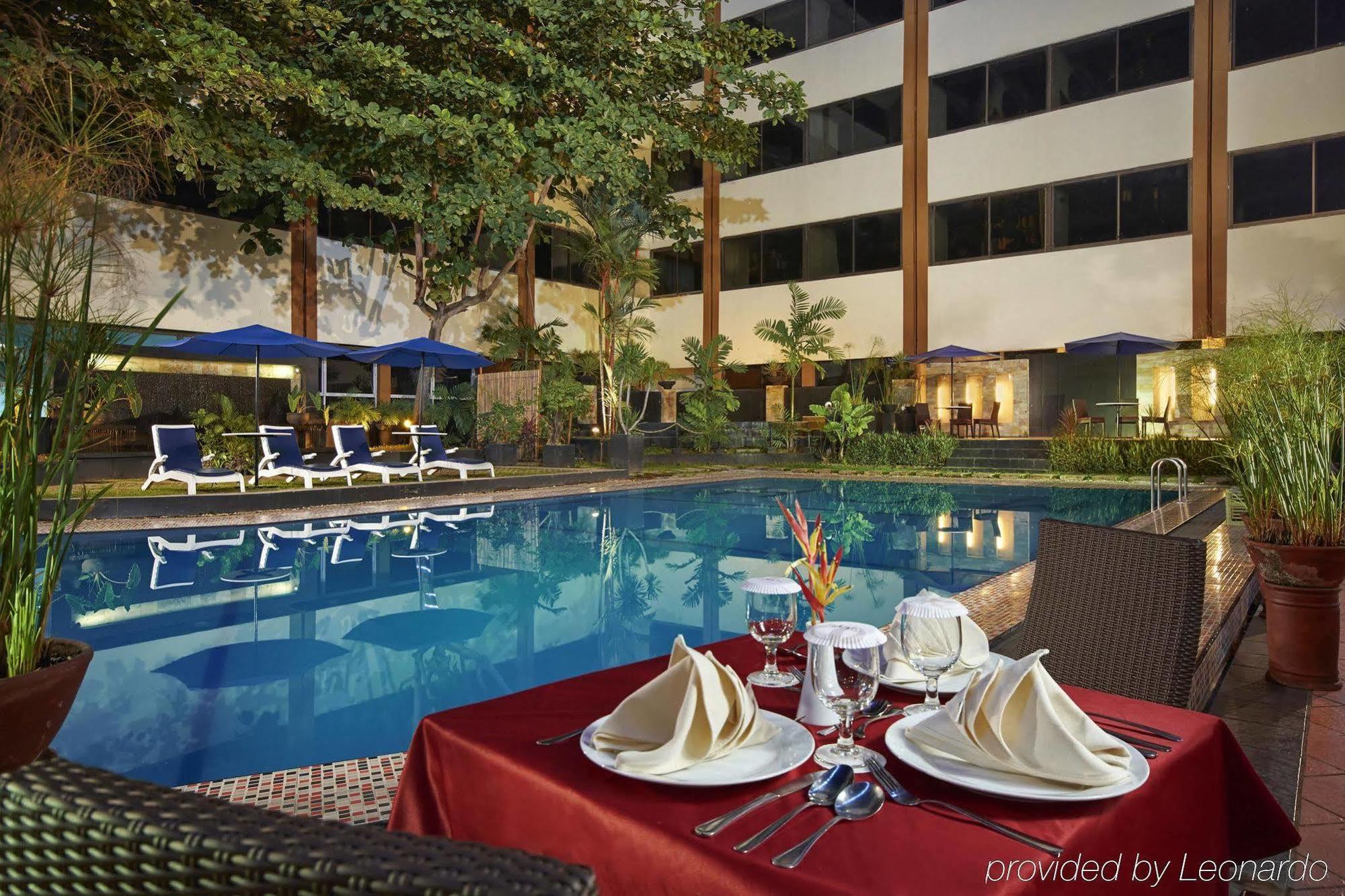 Singgasana Hotel Makassar Kültér fotó