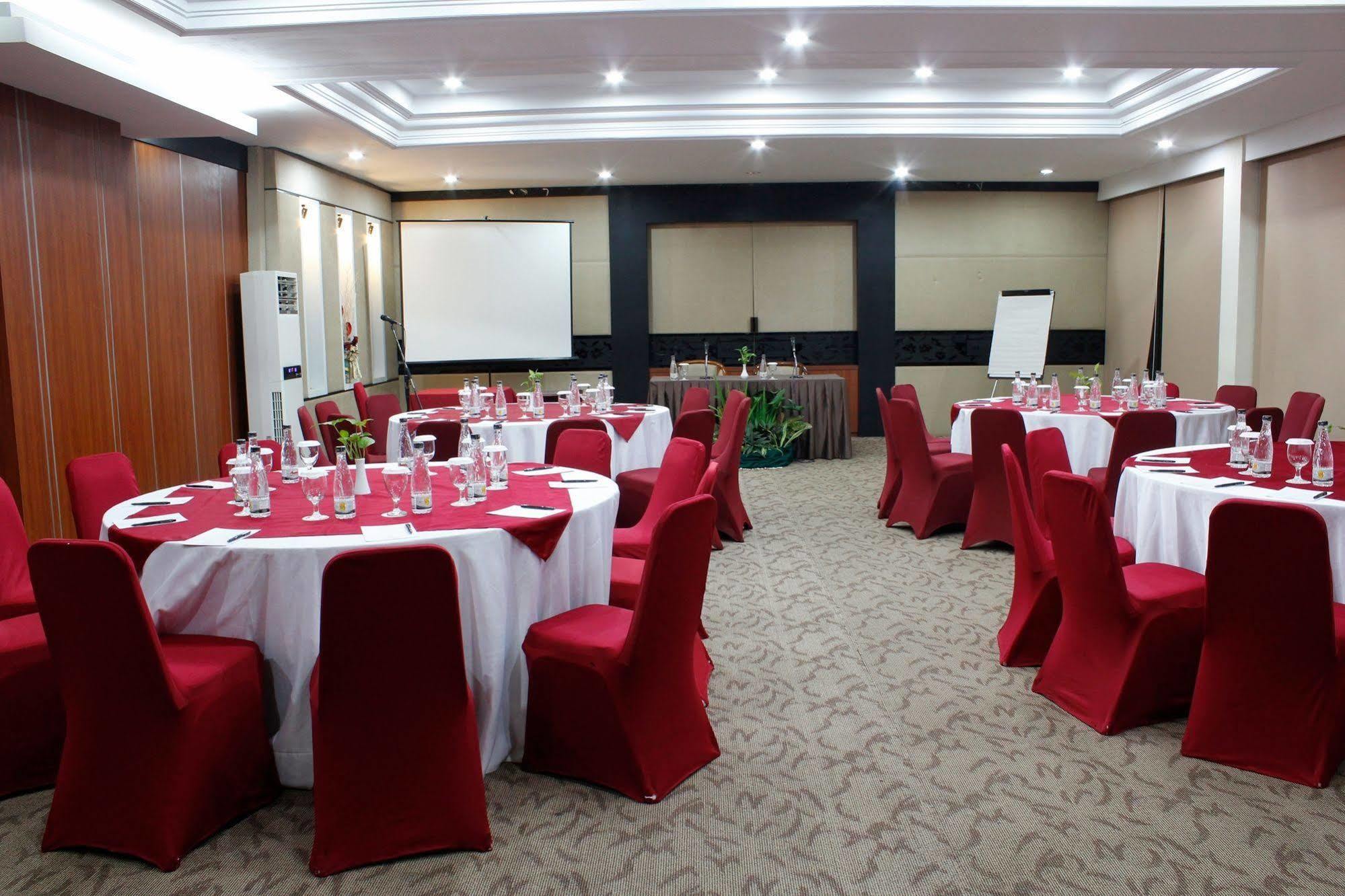 Singgasana Hotel Makassar Kültér fotó