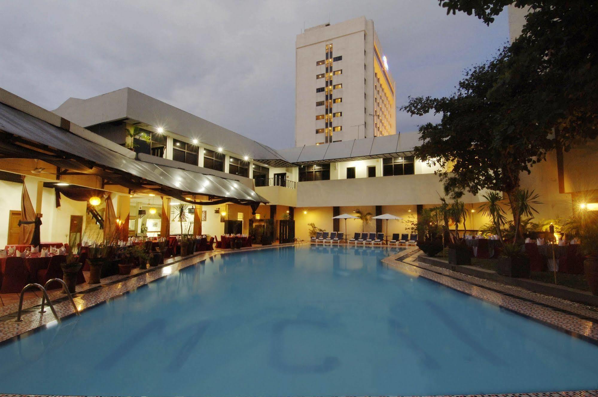 Singgasana Hotel Makassar Kültér fotó
