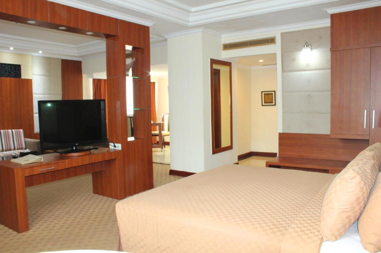Singgasana Hotel Makassar Kültér fotó